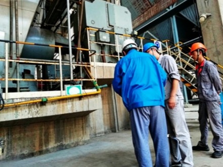 某电厂2号炉2100KW风机振动疑难故障现场动平衡